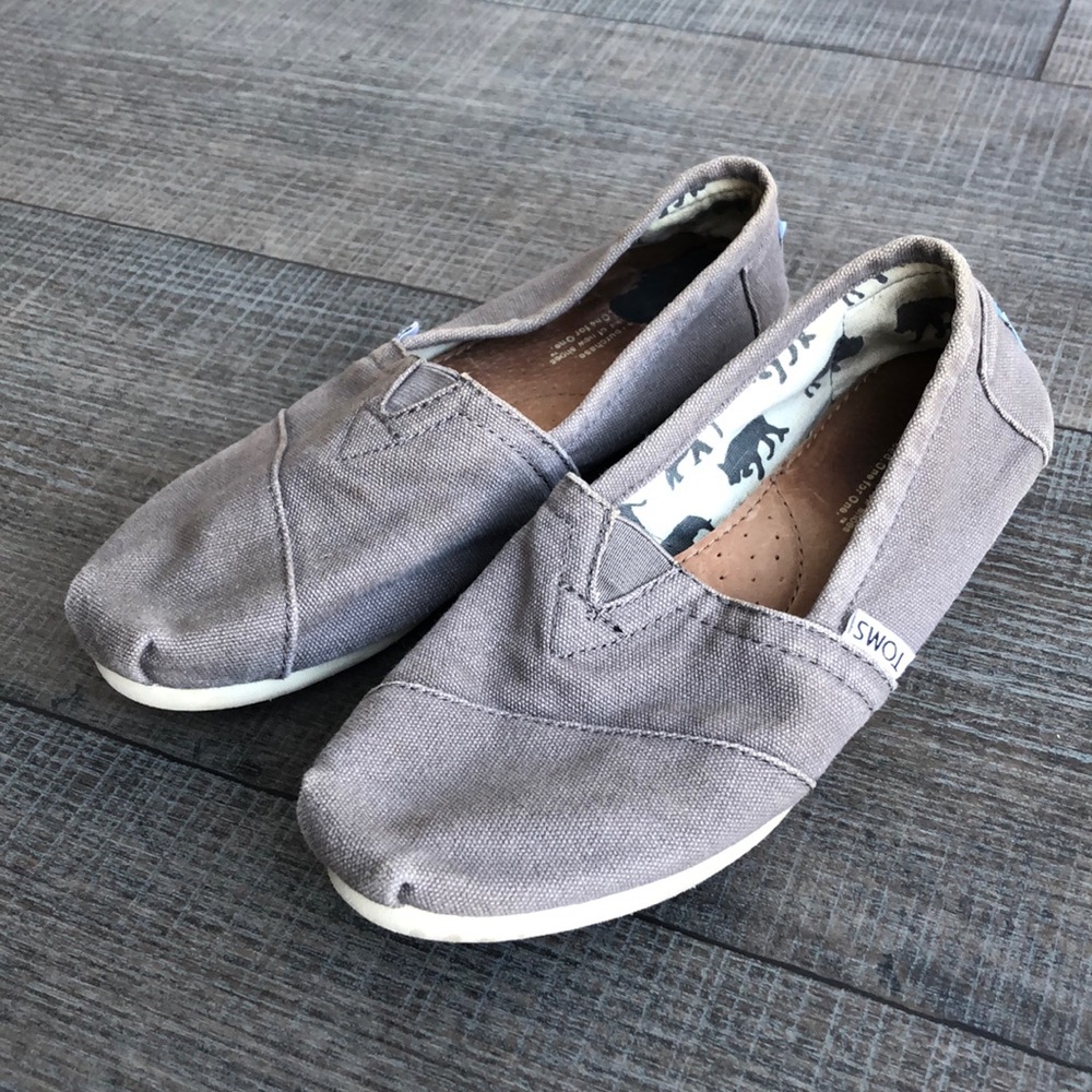 TOMS Canvas slip ons